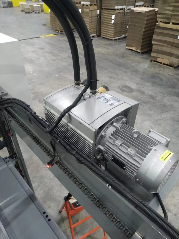 Alimentador trasero 3 capas Control del PLC de la máquina 150m/Min de la máquina laminadora de flauta de 5 capas