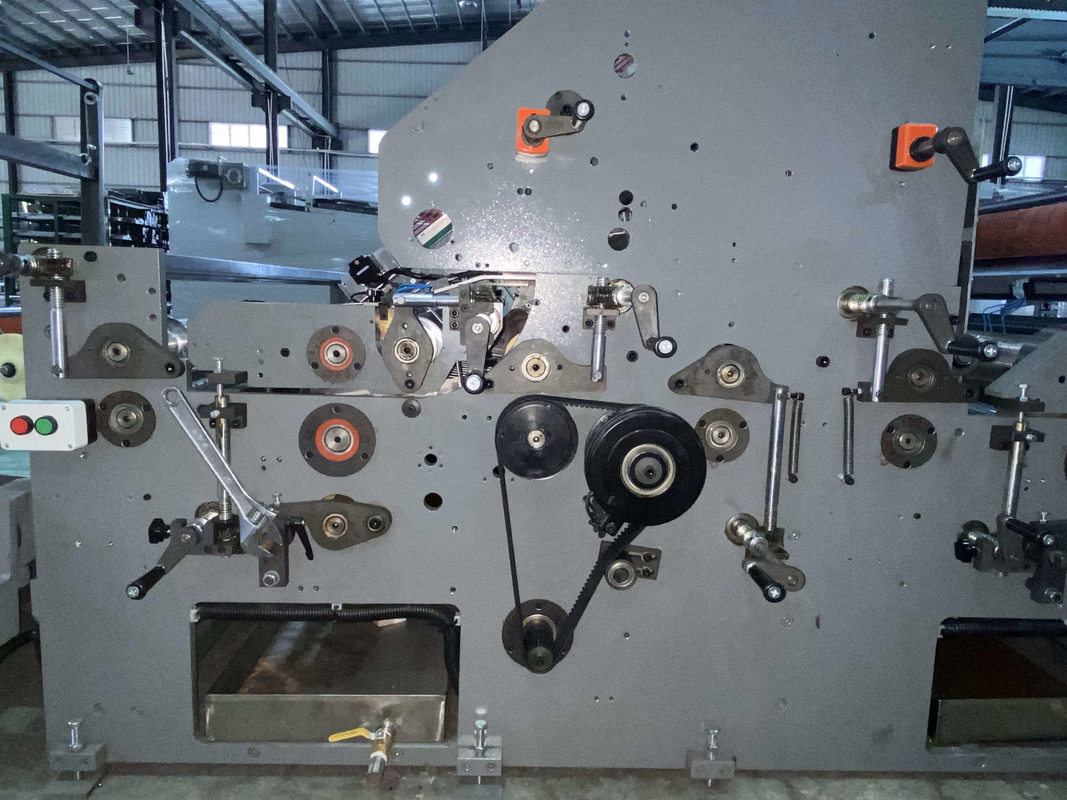 Laminadora de flauta de 5 capas ISO 30HP 380V Máquina de laminación de cajas corrugadas